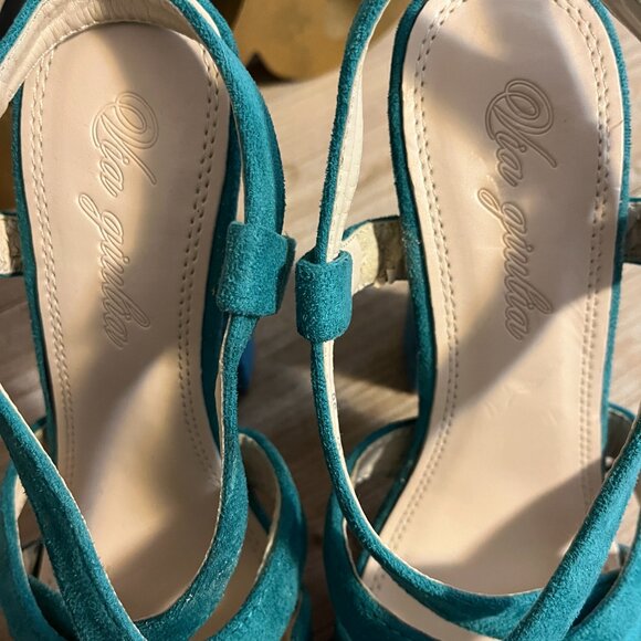 VIA GIULIA Three Tone Strappy Chunky  Heel Sandals - Picture 4 of 13